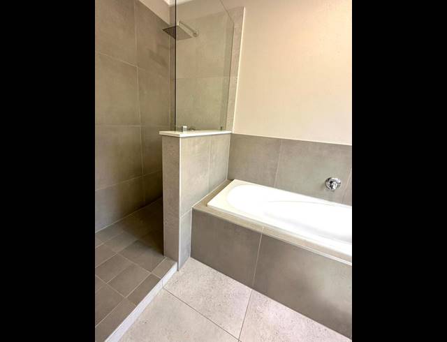 3 BEDROOM HOUSE FOR SALE IN STONEHENGE